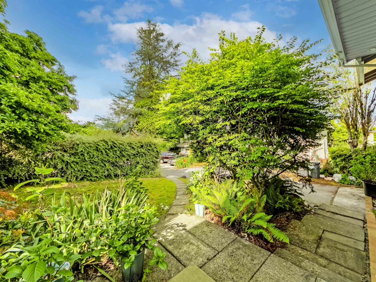4872 Gilpin Court, Burnaby, BC, V5G 3A3 - 17