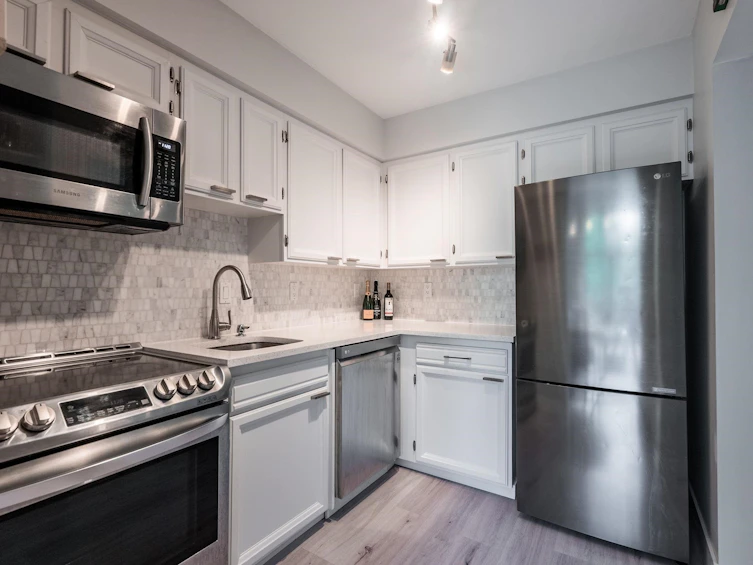 307-2255 W 8th Avenue, Vancouver, BC, V6K 2A6 - 4