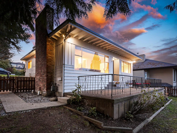 800 Calverhall Street, North Vancouver, BC, V7L 1X9 - 32