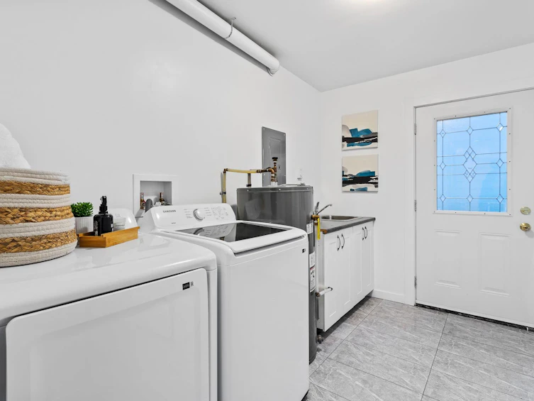 800 Calverhall Street, North Vancouver, BC, V7L 1X9 - 24