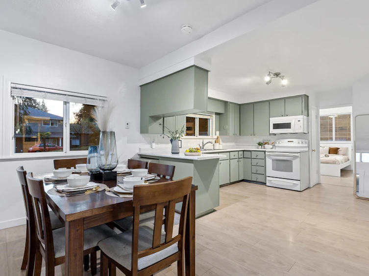 800 Calverhall Street, North Vancouver, BC, V7L 1X9 - 7