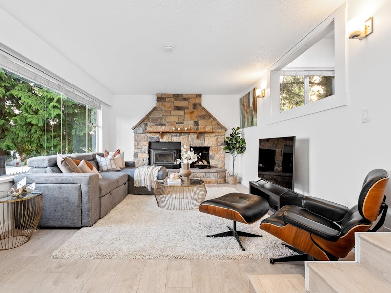 800 Calverhall Street, North Vancouver BC V7L 1X9