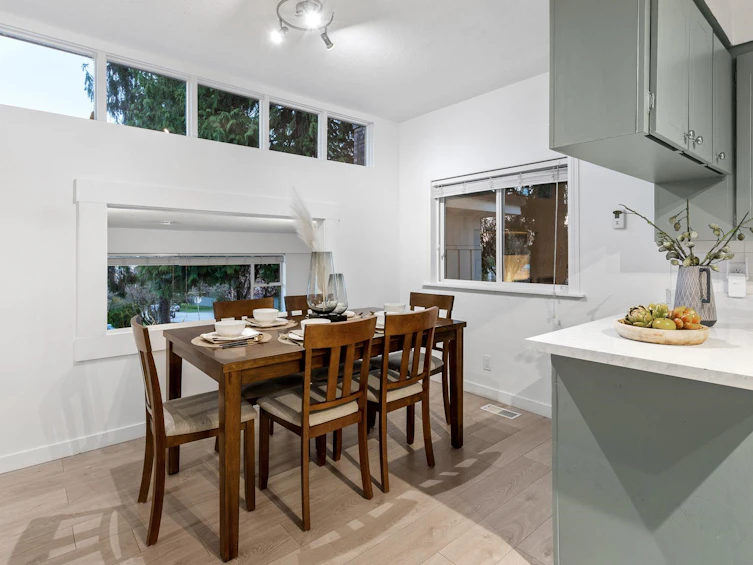 800 Calverhall Street, North Vancouver, BC, V7L 1X9 - 8