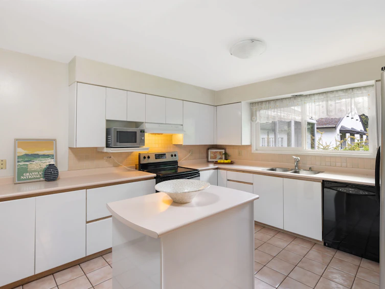 4149 Salish Drive, Vancouver, BC, V6N 3M3 - 5