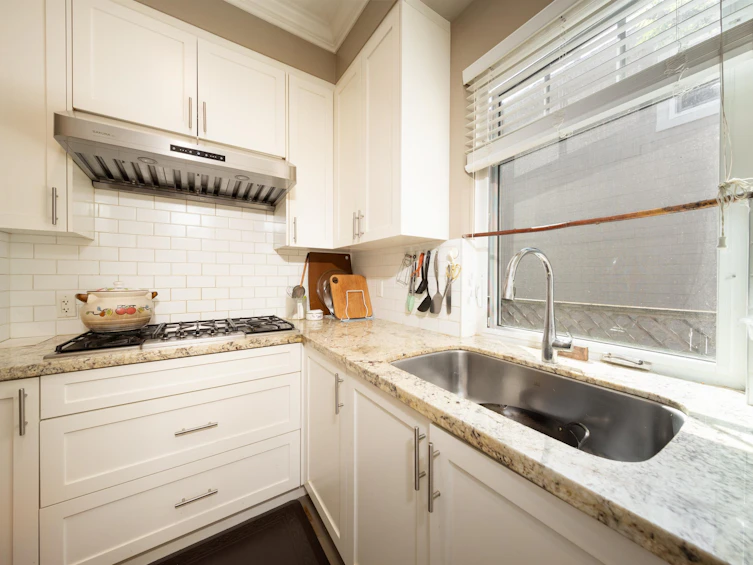 1861 W 58th Avenue, Vancouver, BC, V6P 1X1 - 7