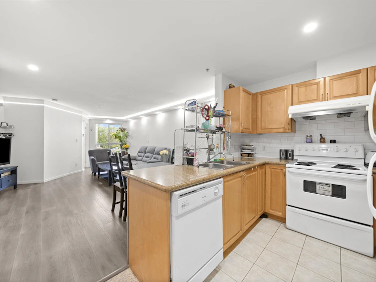 307-5438 Rupert Street, Vancouver, BC, V5R 2K3 - 11