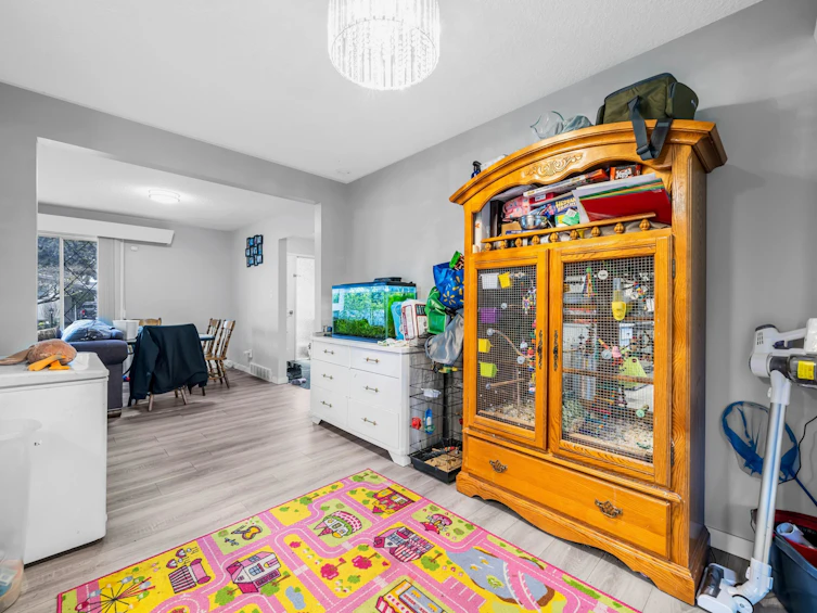 32064 Joyce Avenue, Abbotsford, BC, V2T 1B7 - 10