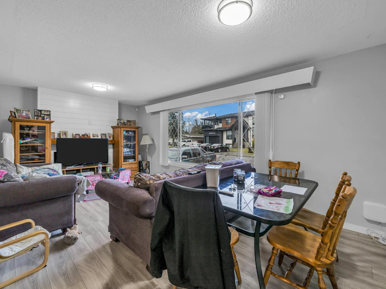 32064 Joyce Avenue, Abbotsford, BC, V2T 1B7 - 11