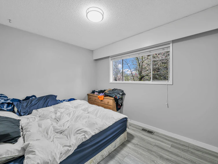 32064 Joyce Avenue, Abbotsford, BC, V2T 1B7 - 4