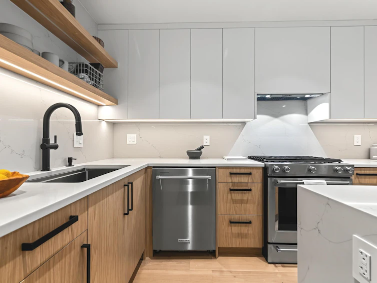 410-288 E 6th Street, North Vancouver, BC, V7L 1P5 - 3