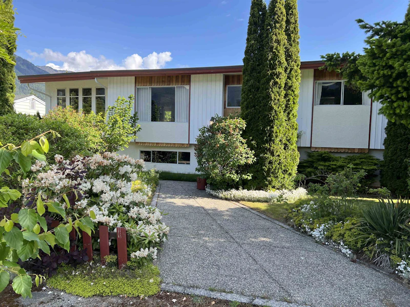 577 Rupert Street, Hope BC V0X 1L4