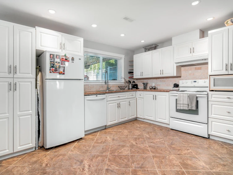 38305 Fir Street, Squamish, BC, V8B 0W9 - 24