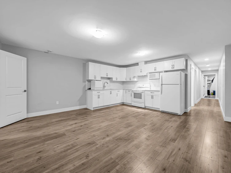 950 Foster Avenue, Coquitlam, BC, V3J 2M2 - 29