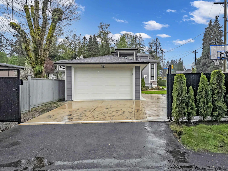950 Foster Avenue, Coquitlam, BC, V3J 2M2 - 11