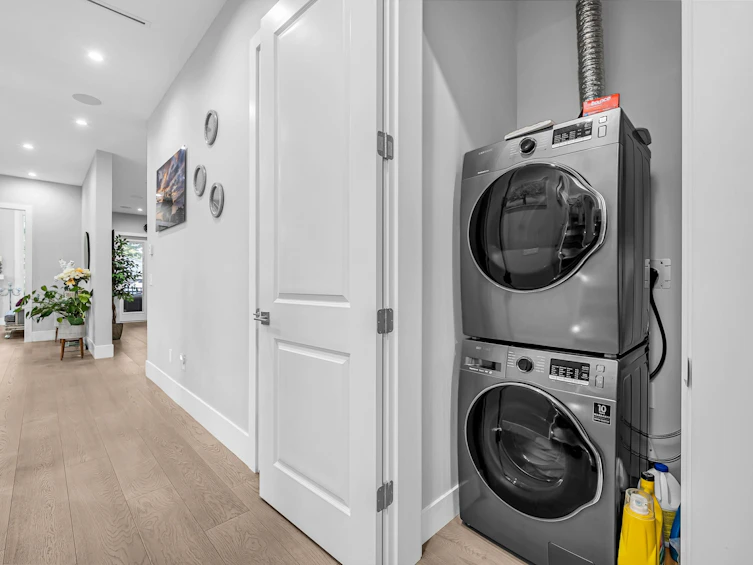 950 Foster Avenue, Coquitlam, BC, V3J 2M2 - 28