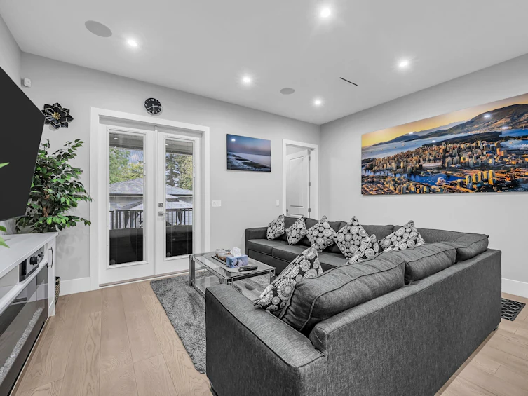 950 Foster Avenue, Coquitlam, BC, V3J 2M2 - 25