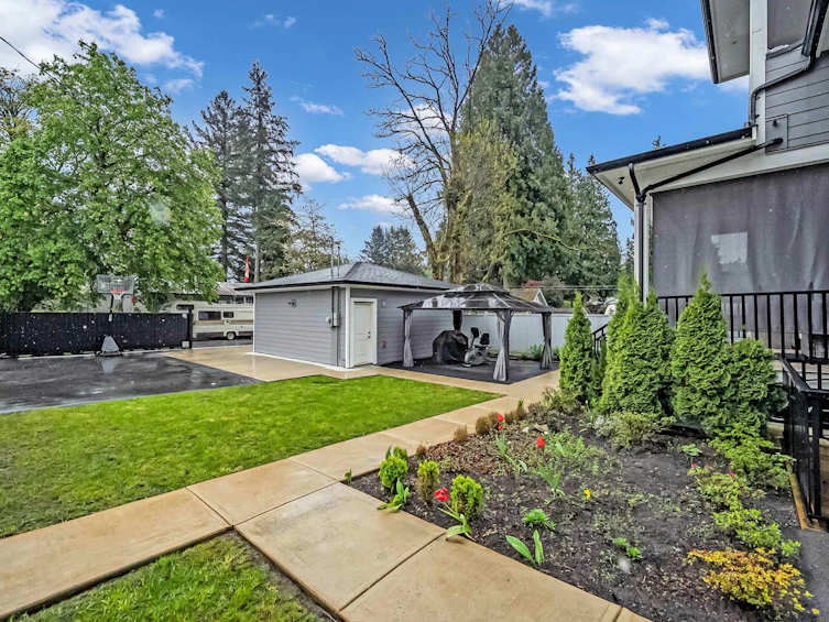 950 Foster Avenue, Coquitlam, BC, V3J 2M2 - 9