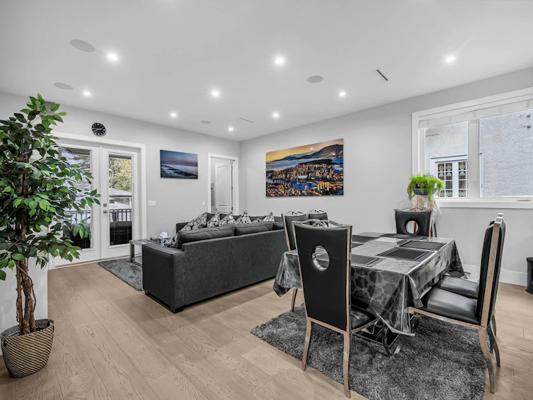 950 Foster Avenue, Coquitlam, BC, V3J 2M2 - 24