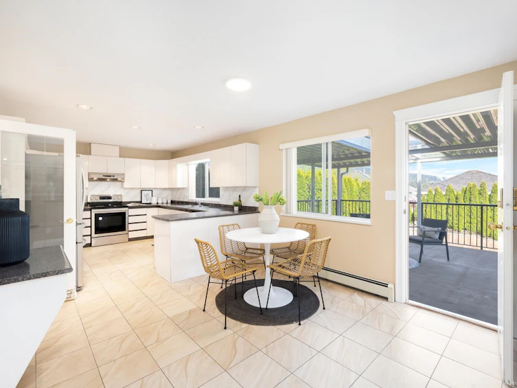 1431 Pinetree Way, Coquitlam, BC, V3E 2T6 - 9