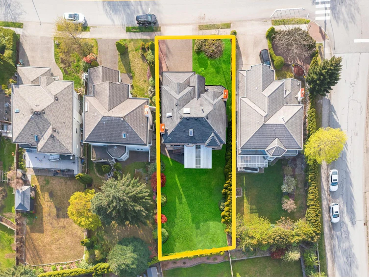 1431 Pinetree Way, Coquitlam, BC, V3E 2T6 - 3
