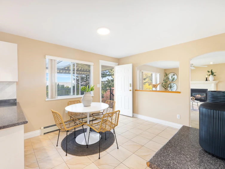 1431 Pinetree Way, Coquitlam, BC, V3E 2T6 - 17