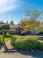 1325 Fernwood Crescent