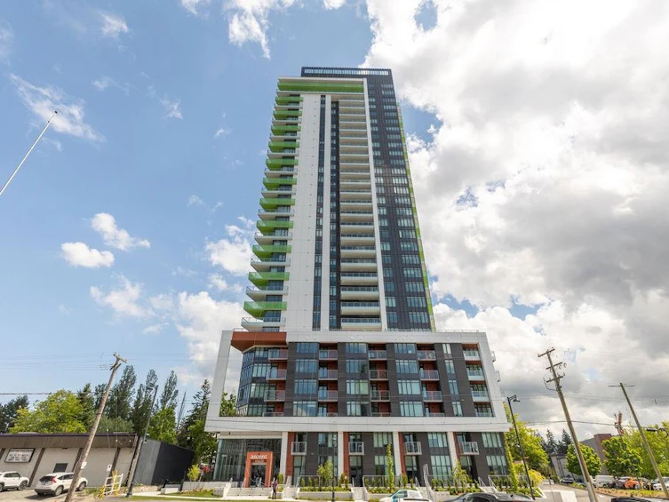 401-10428 Whalley Boulevard, Surrey, BC, V3T 0W2