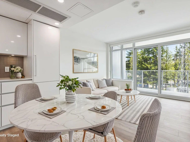 401-10428 Whalley Boulevard, Surrey, BC, V3T 0W2 - 2