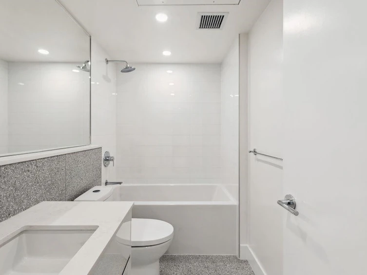 401-10428 Whalley Boulevard, Surrey, BC, V3T 0W2 - 13