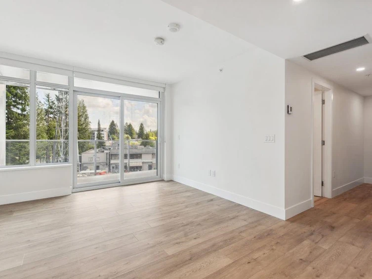 401-10428 Whalley Boulevard, Surrey, BC, V3T 0W2 - 5