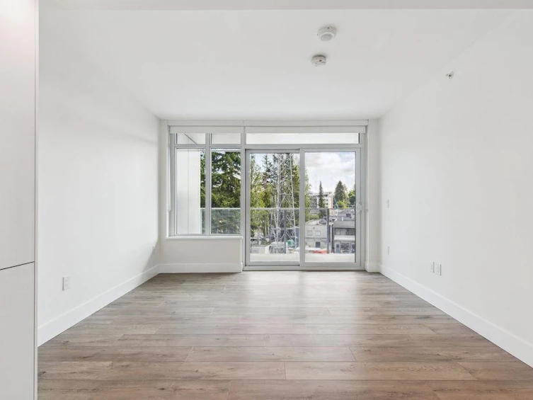 401-10428 Whalley Boulevard, Surrey, BC, V3T 0W2 - 4