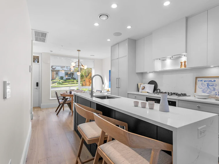 585 W 26th Avenue, Vancouver, BC, V5Z 2E4 - 9