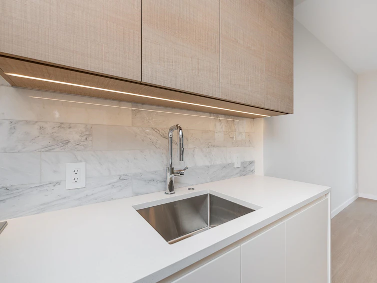 1001-2108 Gilmore Avenue, Burnaby, BC, V5C 0N8 - 9