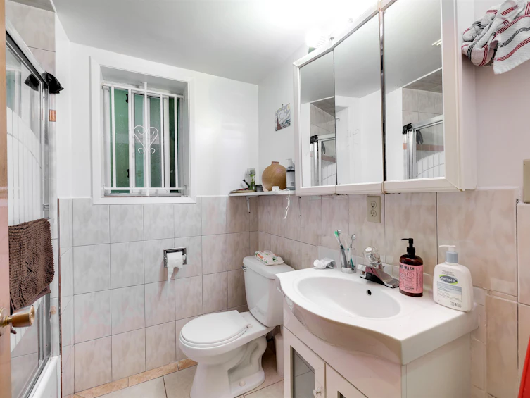 5888 Ormidale Street, Vancouver, BC, V5R 4R3 - 18