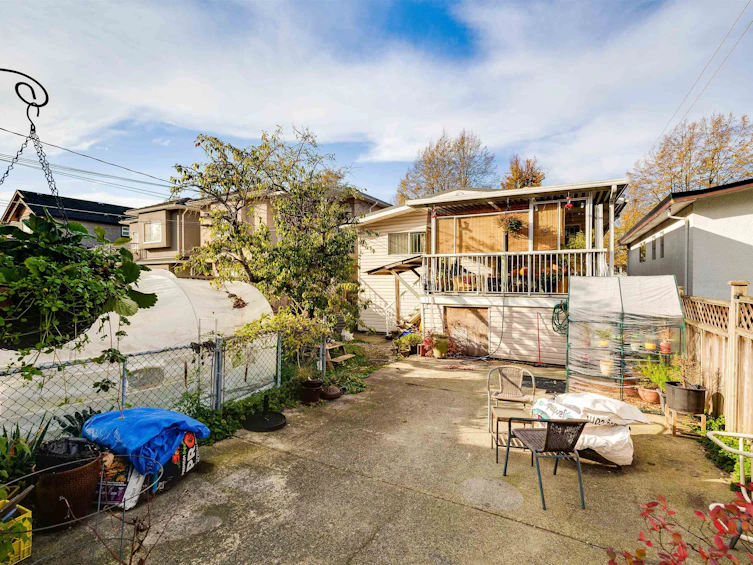 5888 Ormidale Street, Vancouver, BC, V5R 4R3 - 3