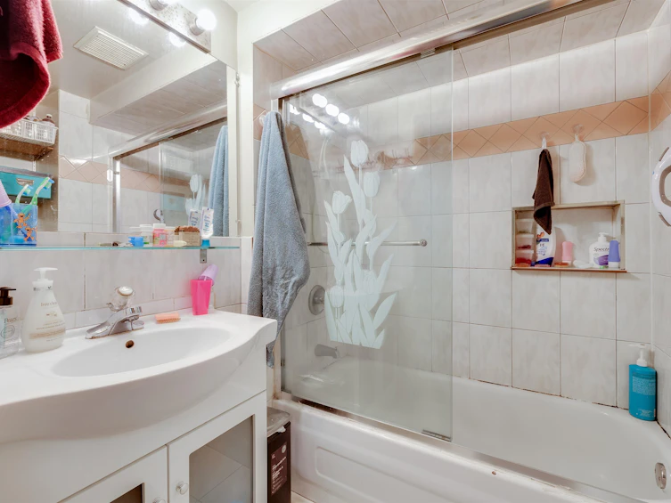 5888 Ormidale Street, Vancouver, BC, V5R 4R3 - 25