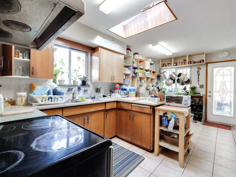 5888 Ormidale Street, Vancouver, BC, V5R 4R3 - 7