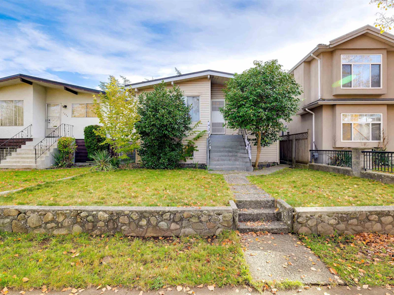 5888 Ormidale Street, Vancouver BC V5R 4R3