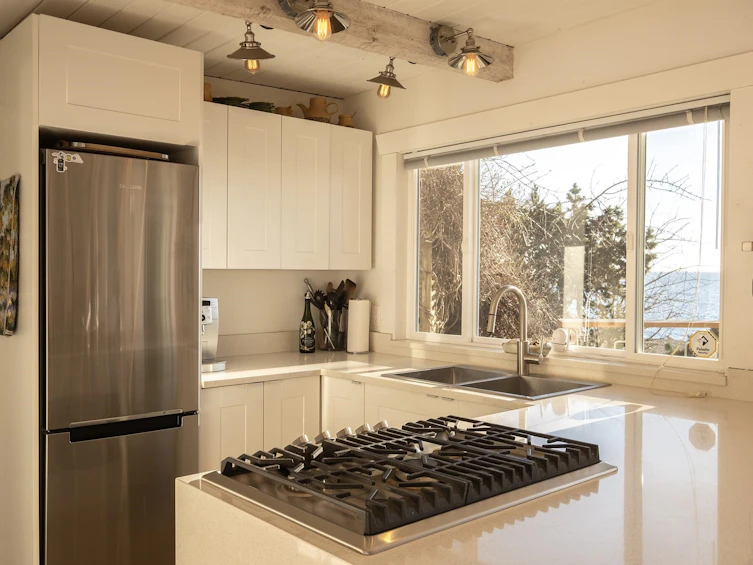 2028 Ocean Beach Esplanade, Gibsons, BC, V0N 1V5 - 12