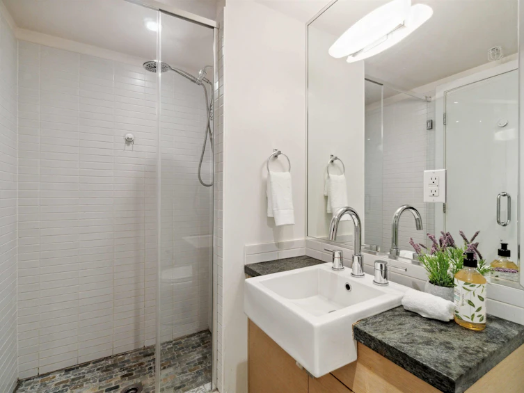 704-1530 W 8th Avenue, Vancouver, BC, V6J 5M6 - 23