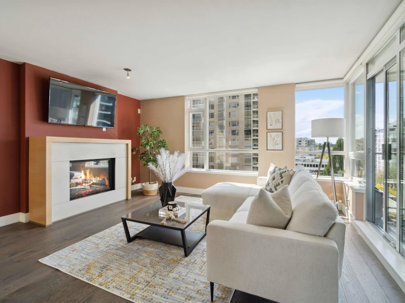 704 - 1530 W 8th Avenue, Vancouver BC V6J 5M6