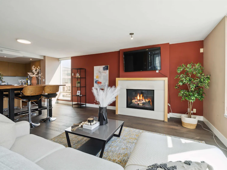704-1530 W 8th Avenue, Vancouver, BC, V6J 5M6 - 2