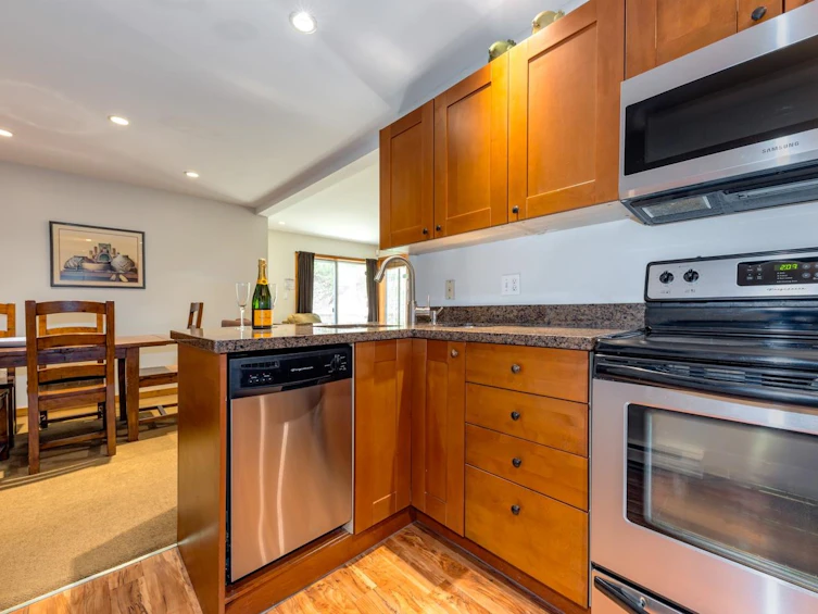 6-4822 Spearhead Drive, Whistler, BC, V0N 1B4 - 7