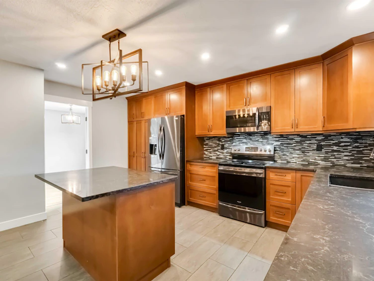 22990 70a Avenue, Langley, BC, V2Y 2J9 - 11