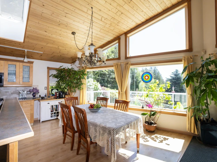 2556 Lower Road, Roberts Creek, BC, V0N 2W4 - 4
