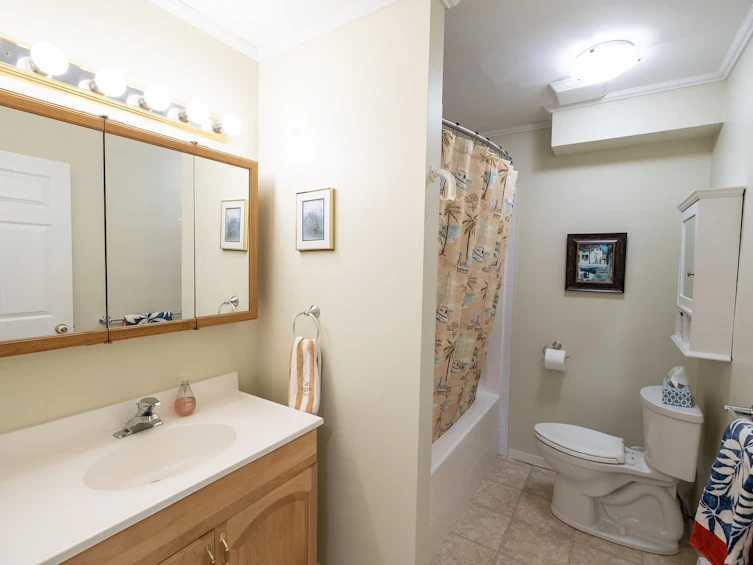 2556 Lower Road, Roberts Creek, BC, V0N 2W4 - 25