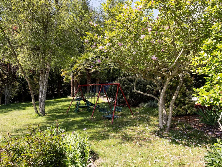 2556 Lower Road, Roberts Creek, BC, V0N 2W4 - 36
