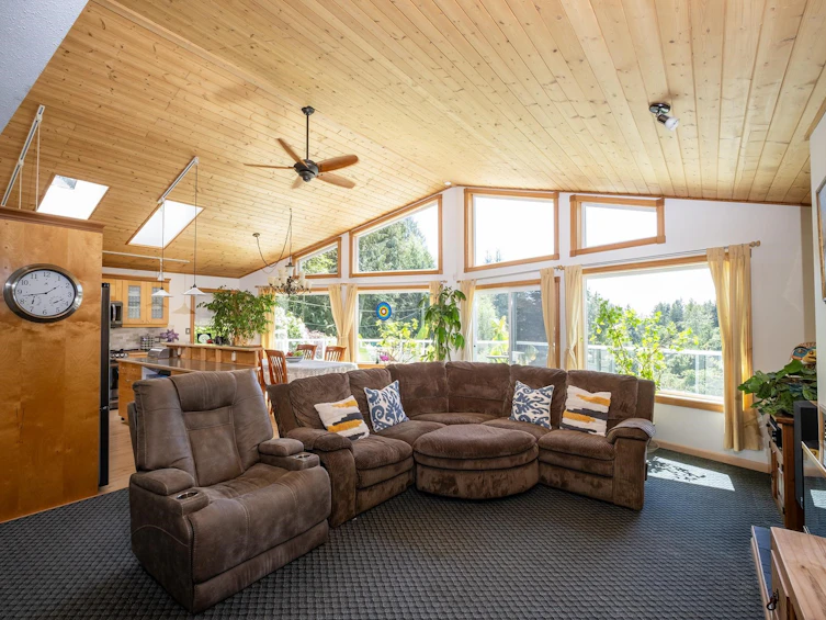 2556 Lower Road, Roberts Creek, BC, V0N 2W4 - 5