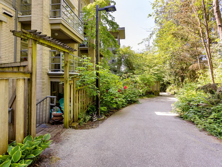 107-9329 University Crescent, Burnaby, BC, V5A 4Y4 - 28