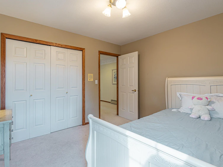 6865 Grant Place, Burnaby, BC, V5B 4X4 - 25